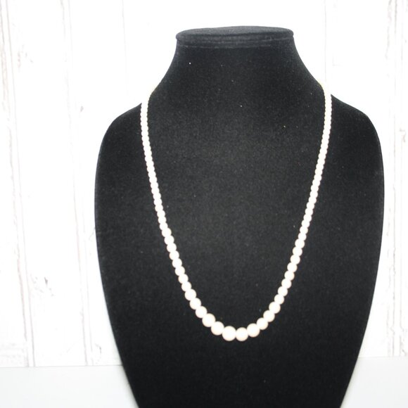 🤍 Vintage Pearl Necklace · 24" · Classic Glow ✨ - Picture 5 of 5